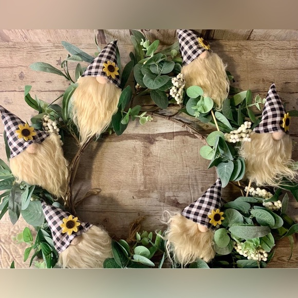 🌻 3 SUNFLOWER GNOME PICKS 🌻 - Picture 2 of 5